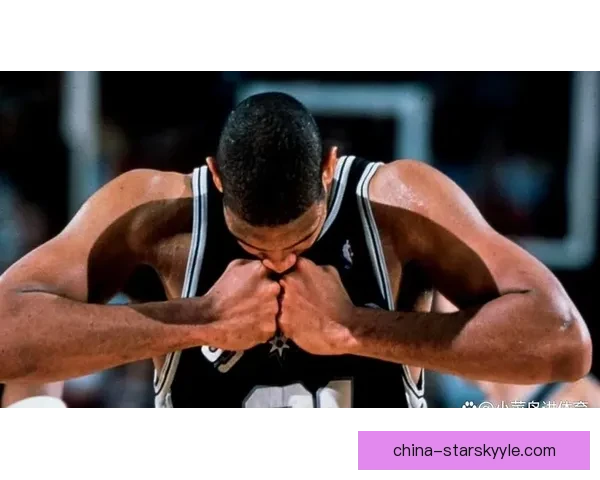 罗斯拒绝立像呼吁远离个人崇拜